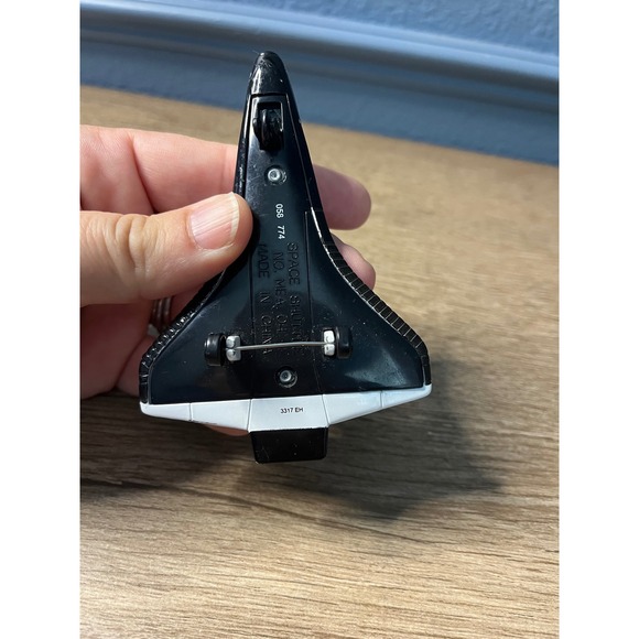 Discovery Space Shuttle Diecast Model Toy United States NASA Replica - Picture 4 of 4